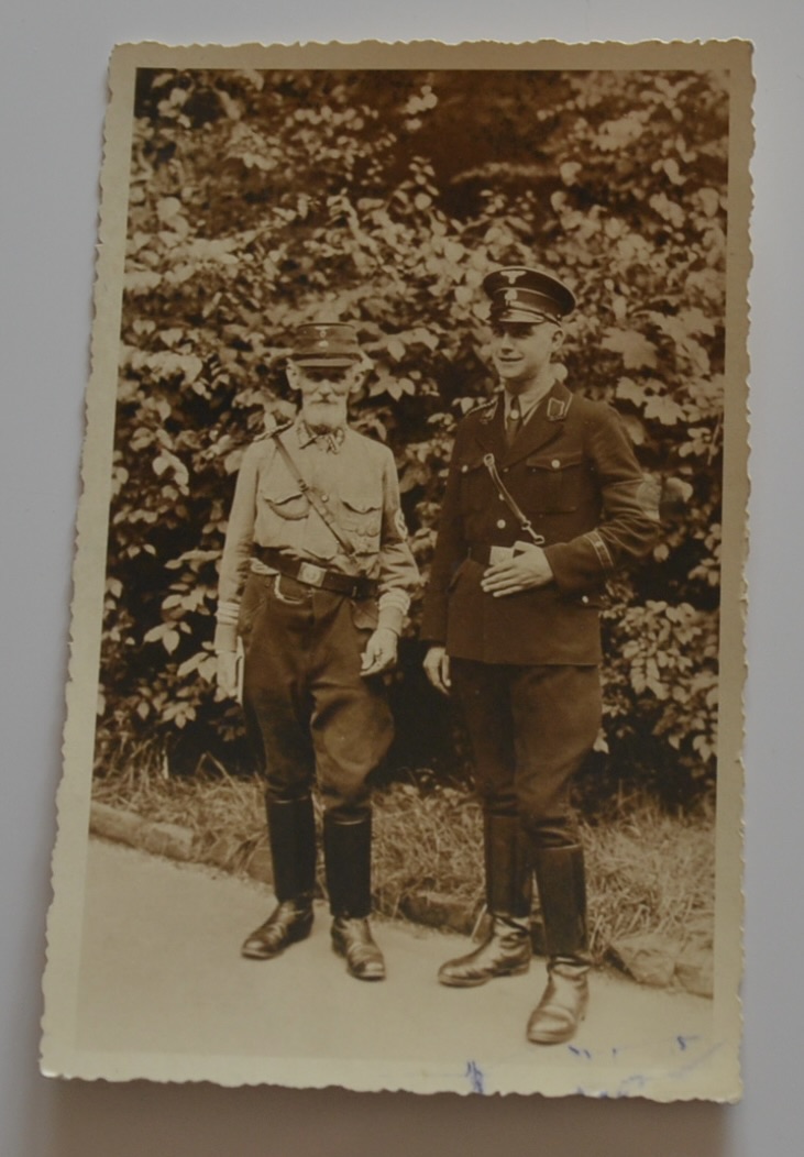 militaria : CARTE POSTALE D'UN ANCIEN DE LA SA AVEC UN DE LA SS