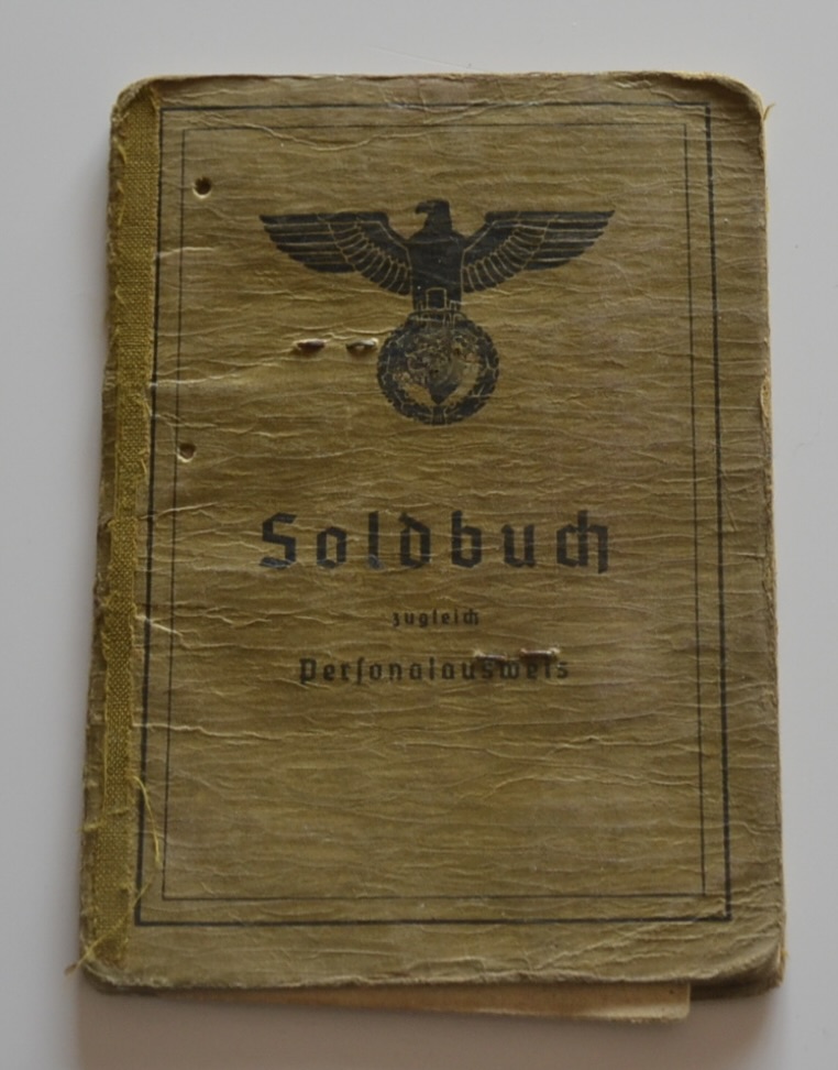 militaria : SOLDBUCH WEHRMACHT D'UN SOLDAT DEVENU OBERGEFREITER 1941