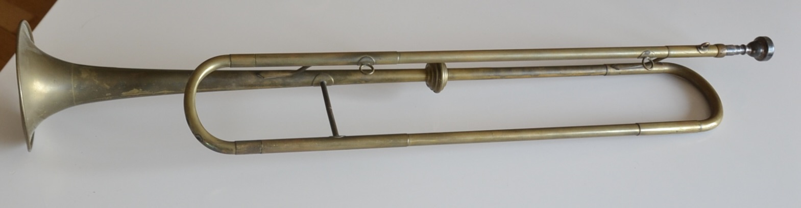 militaria : TROMPETTE HJ/DJ