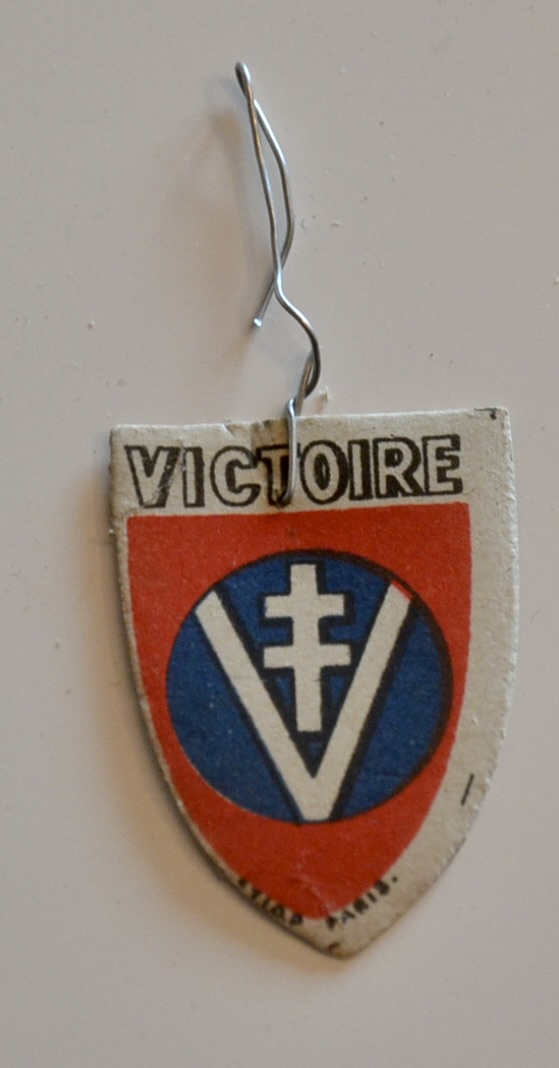 militaria : BRELOQUE LIBÉRATION DE PARIS 1944