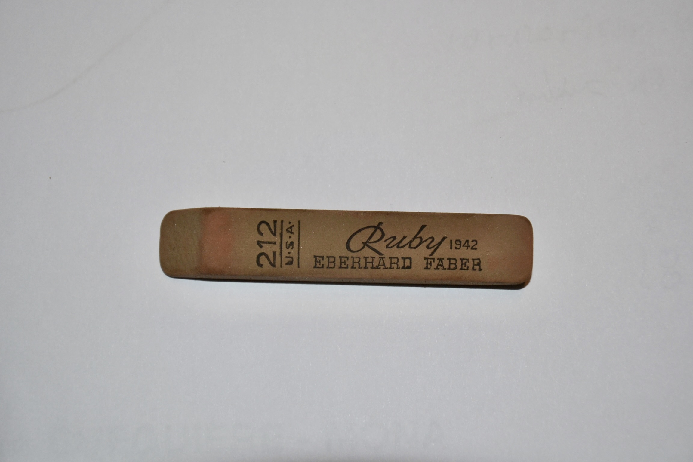 militaria : GOMME US  DATÉE 1942