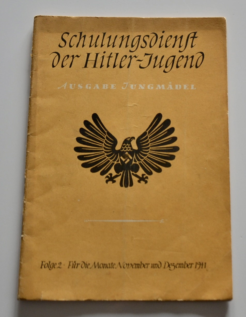 militaria : LIVRE SCHULUNGSDIENST DER HJ DATÉ 1941