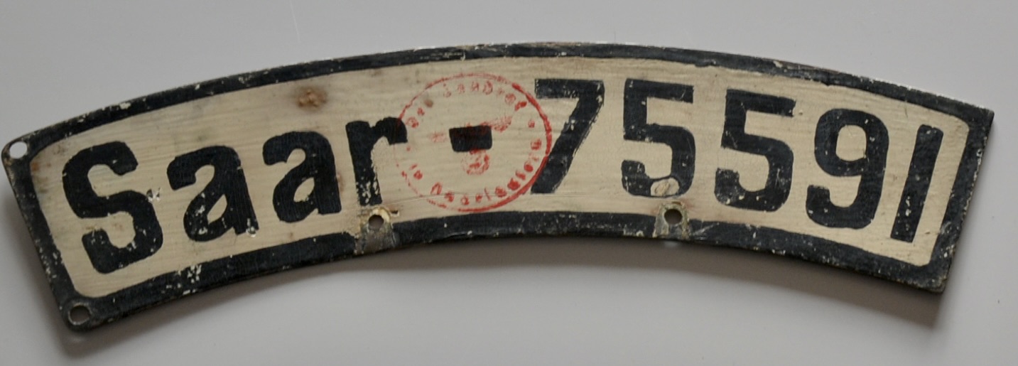 militaria : PLAQUE D'IMMATRICULATION MOTO HEER DE LA VILLE DE SAAR