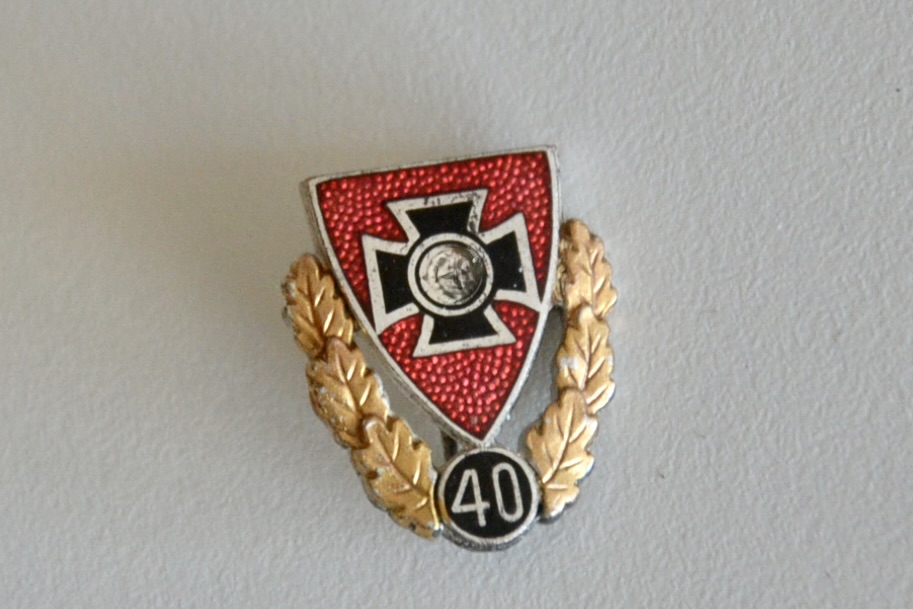 militaria : INSIGNE ANCIEN COMBATTANT 40ANS