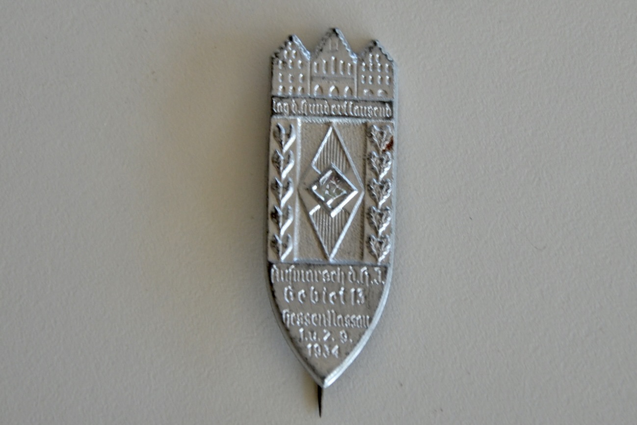 militaria : BADGE XJ AUFMARSCH 1934