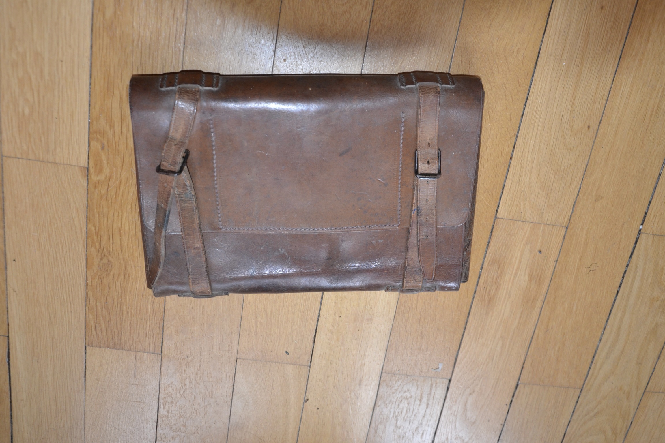 militaria : WW1 SACOCHE ETUI CUIR MDLE 1917  LANCE FUSÉE FRANÇAIS 1914