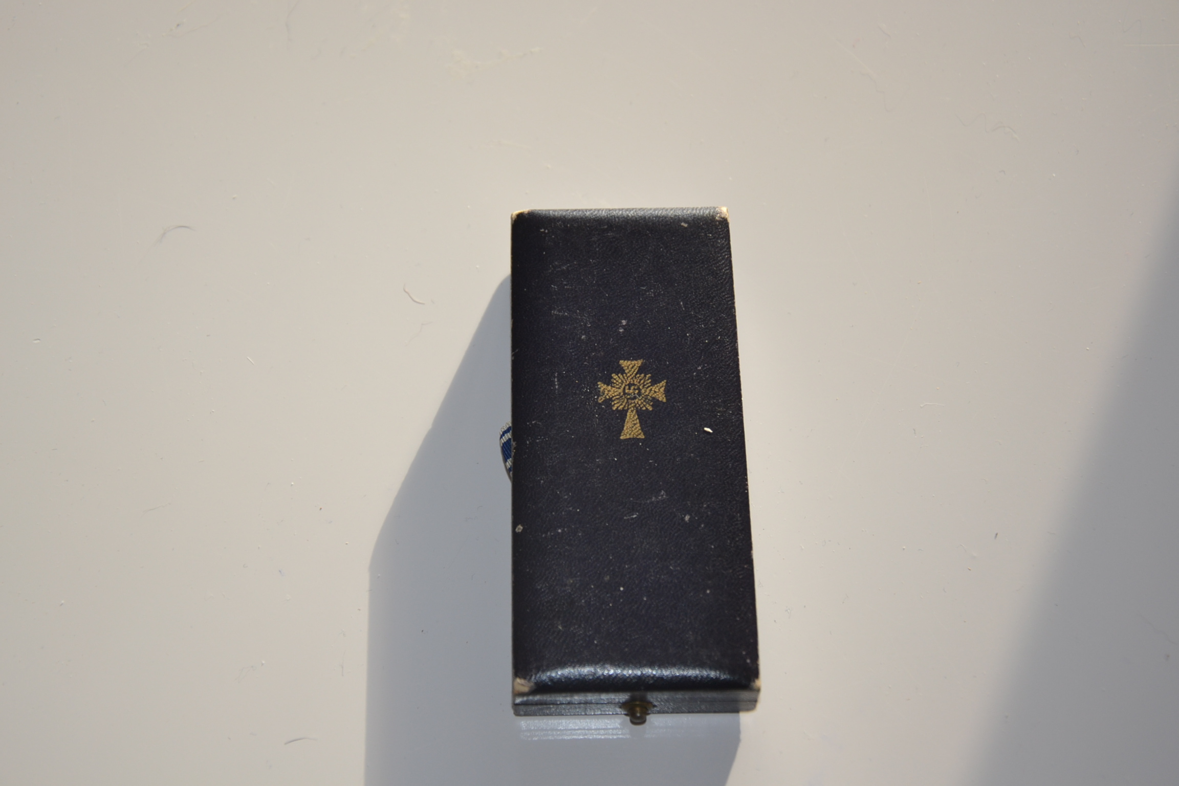 militaria : CROIX DES MERES OR AVEC SA BOITE MINT