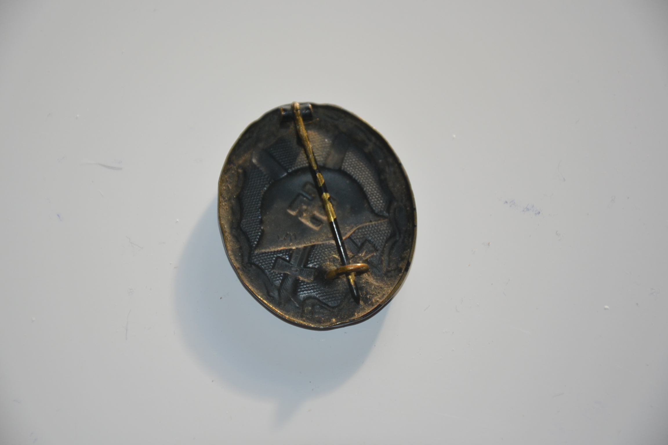 militaria : INSIGNE DES BLESSÉS L/11