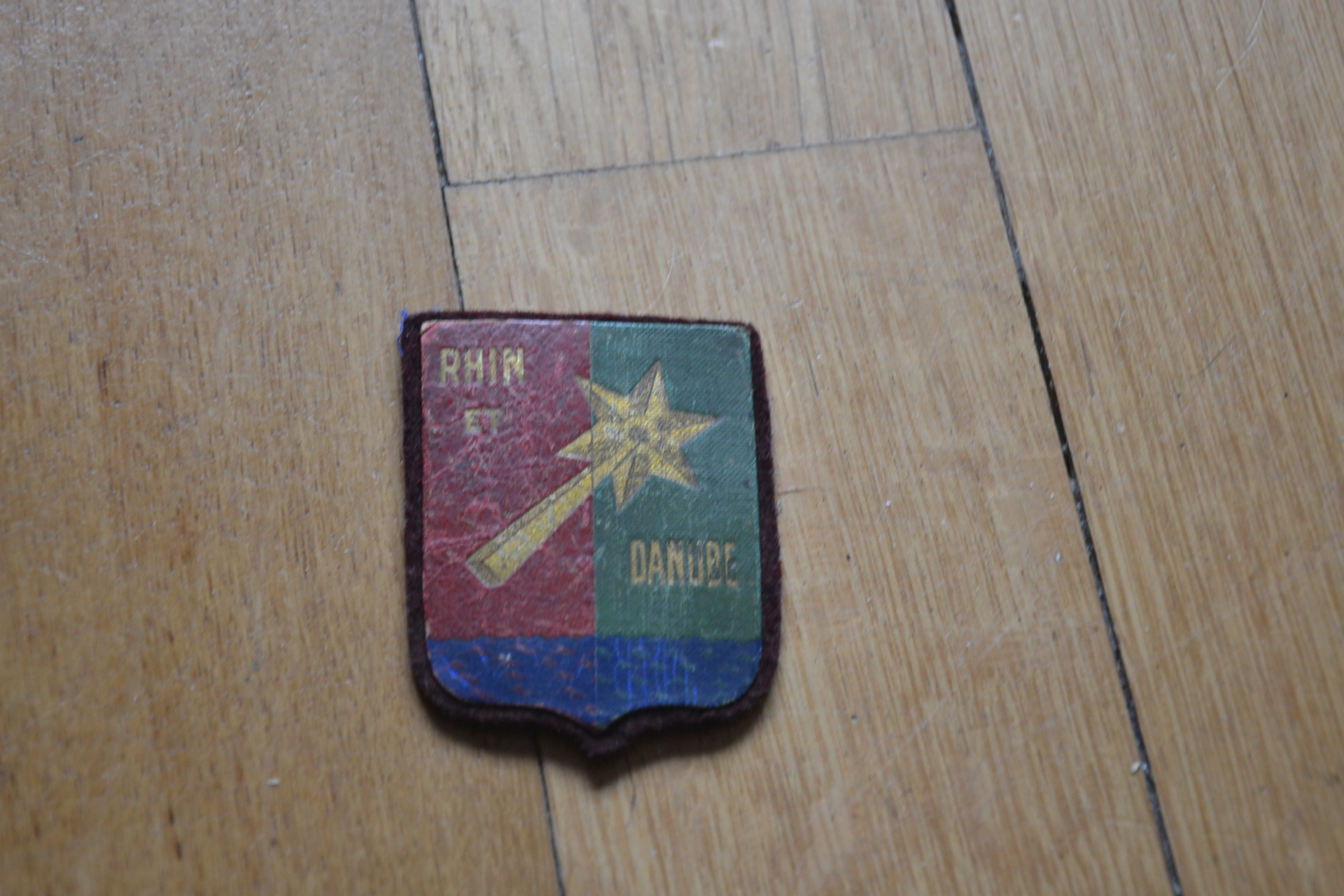 militaria : ECUSSON EN CUIR RHIN ET DANUBE