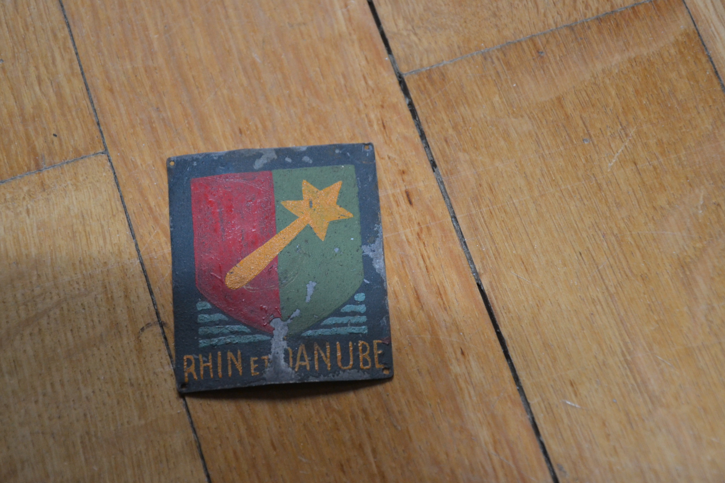 militaria : PLAQUE RHIN ET DANUBE EN TOLE PEINTE