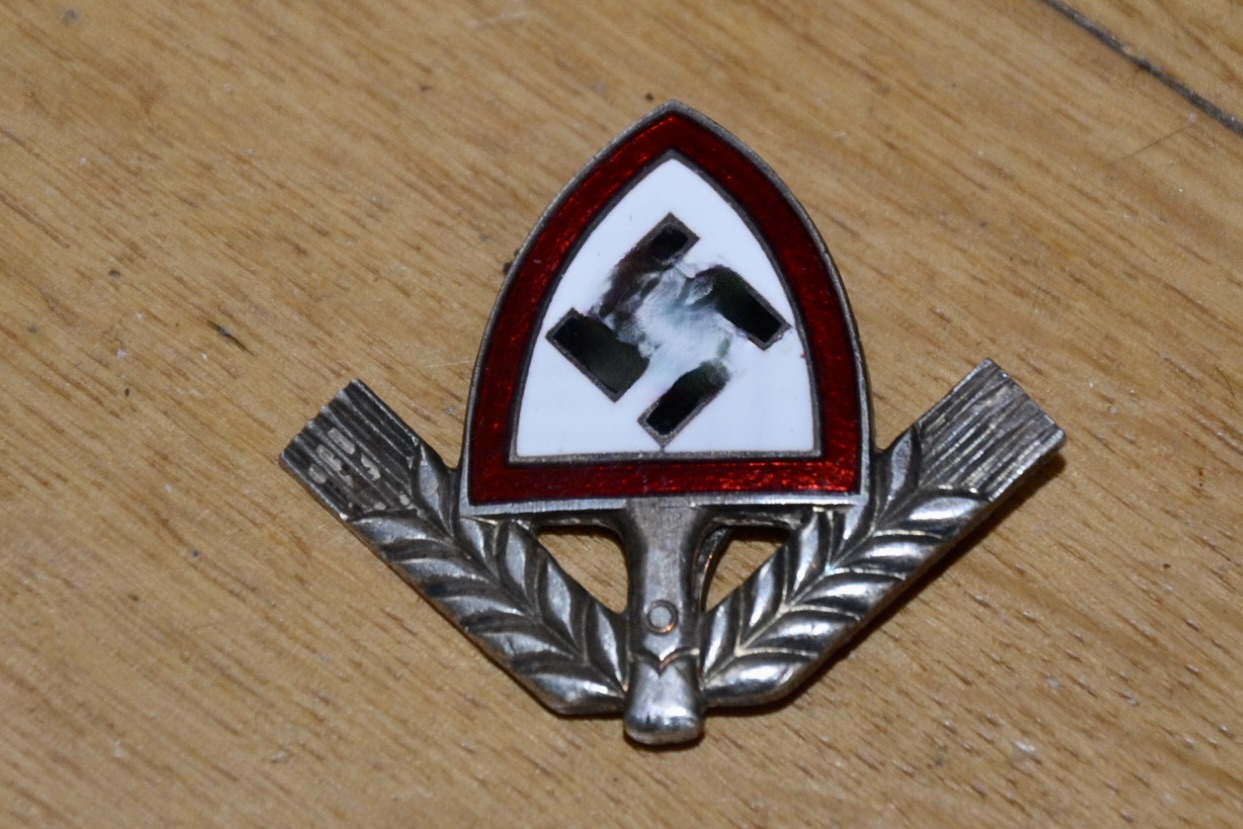 militaria : INSIGNE DE CASQUETTE POUR OFFICIER DU RAD