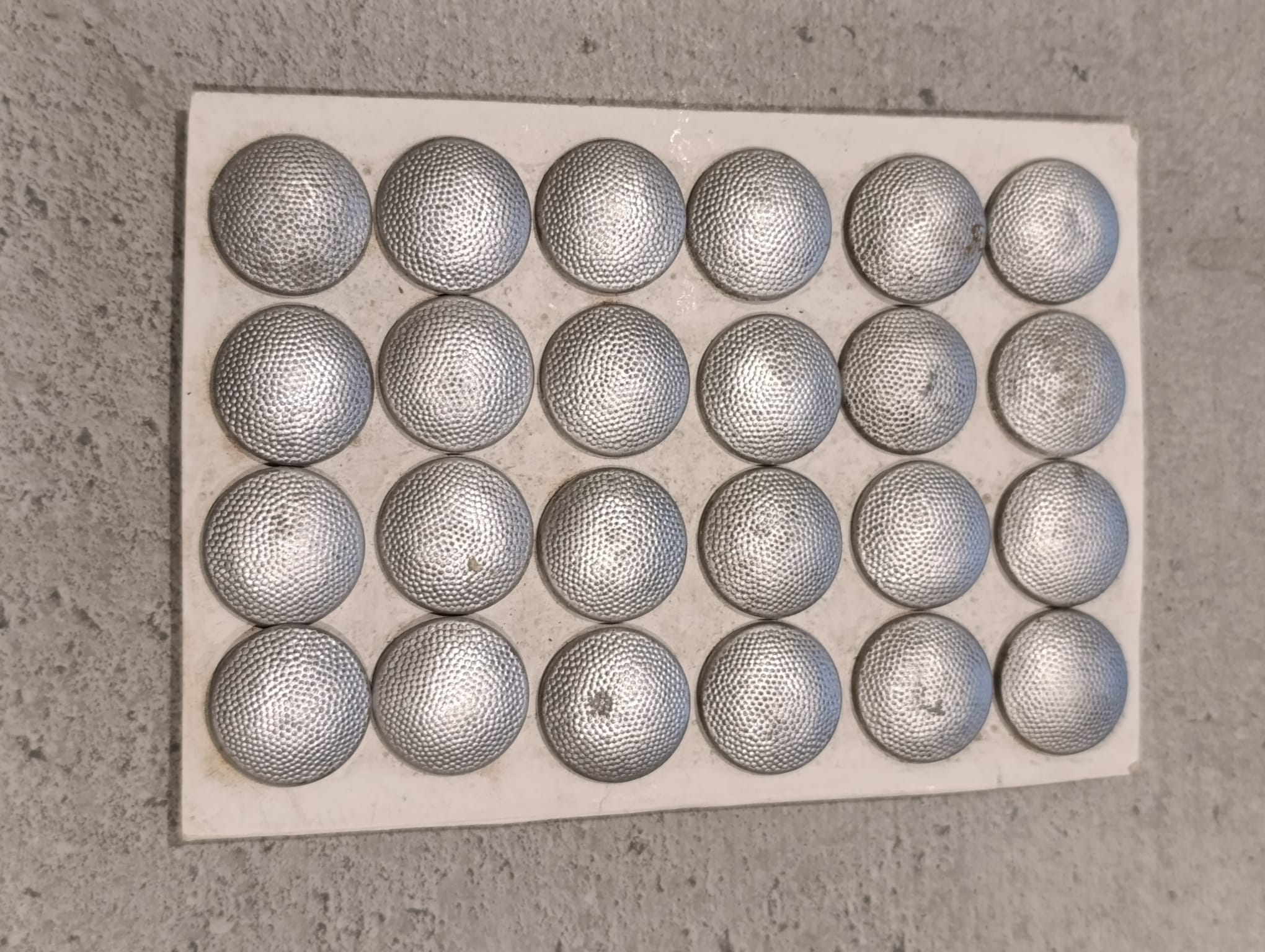 militaria : PLAQUETTE BOUTON GRIS UNIFORME ALLEMAND ALSACIEN