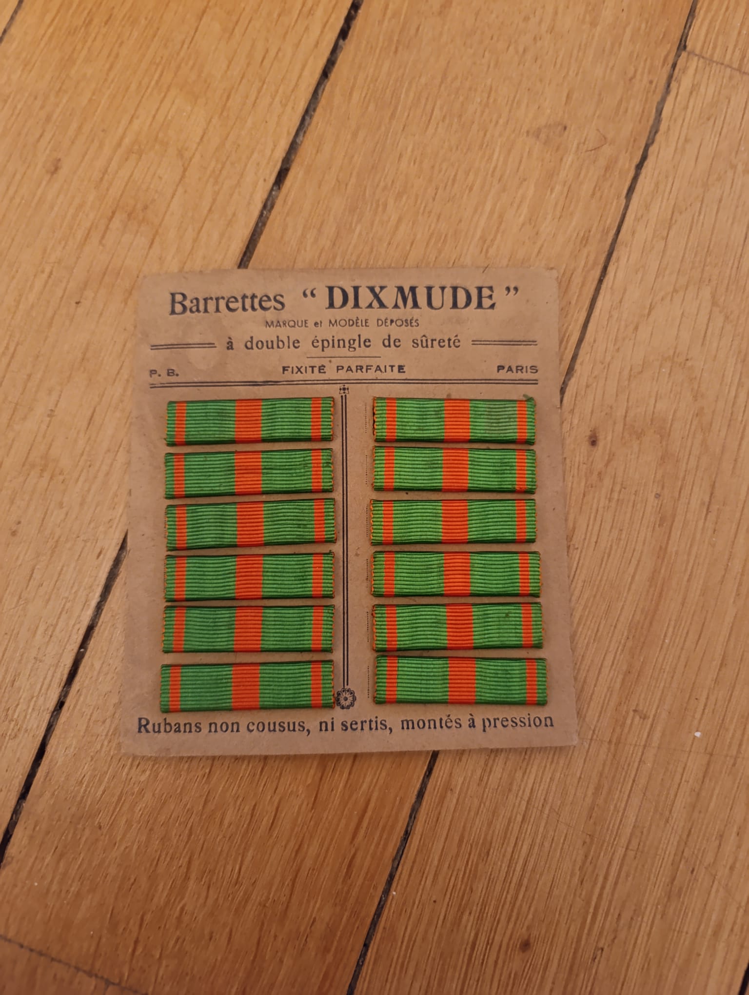militaria : PLAQUETTE BARRETTES DES ÉVADÉS  1914/18