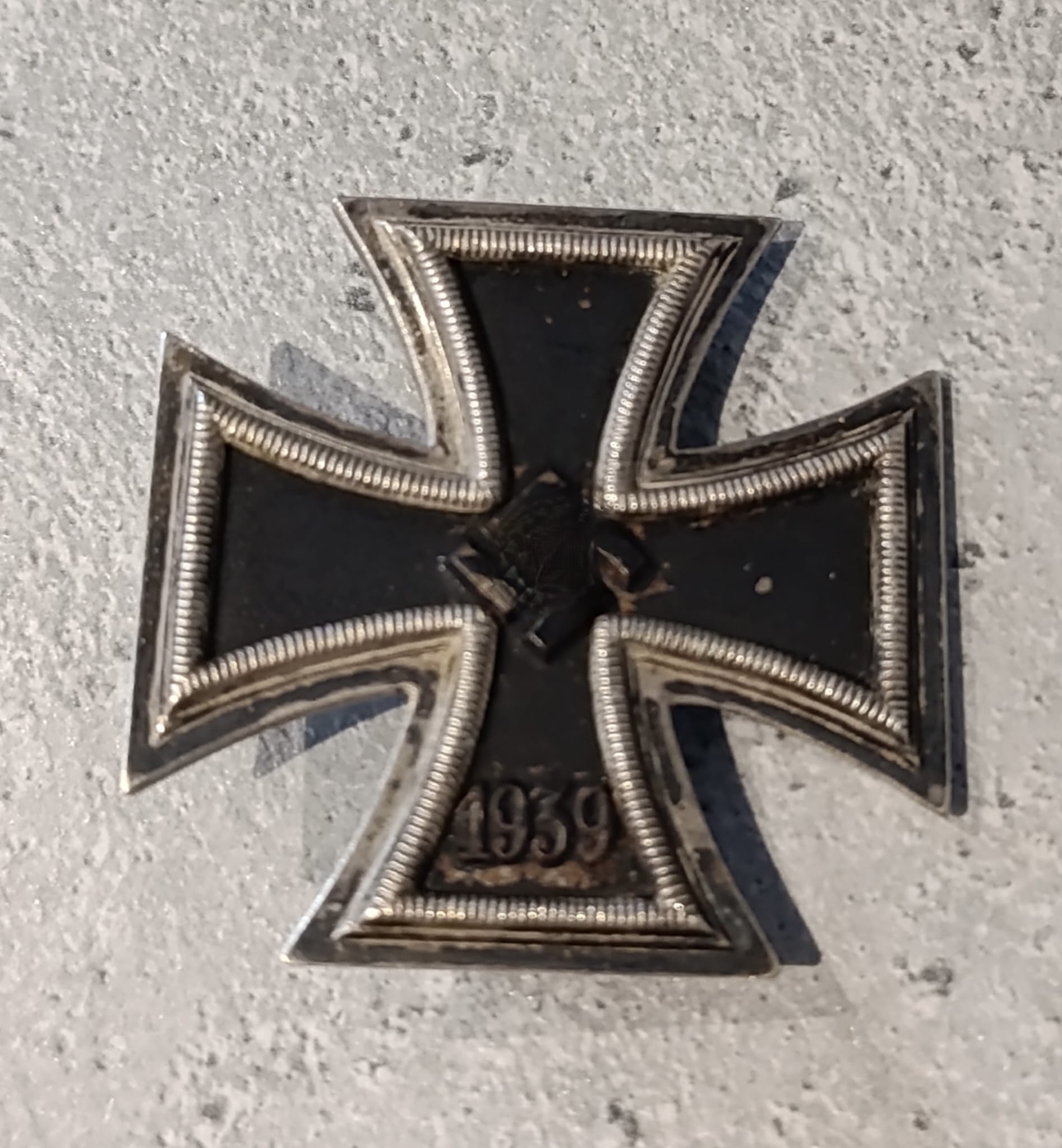 militaria : CROIX DE FER 1939 1ÈRE CLASSE ARGENTÉE L/10