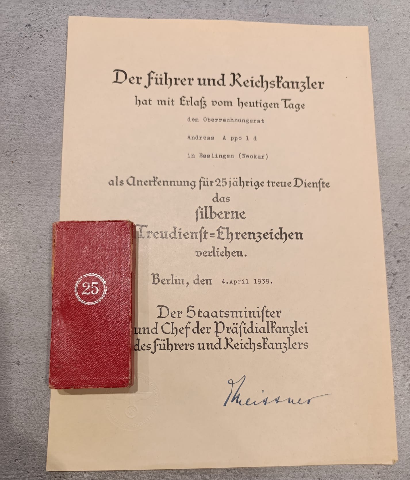 militaria : MÉDAILLE FUR TREUE DIENSTE 25 DANS SA BOITE AVEC SON DIPLOME