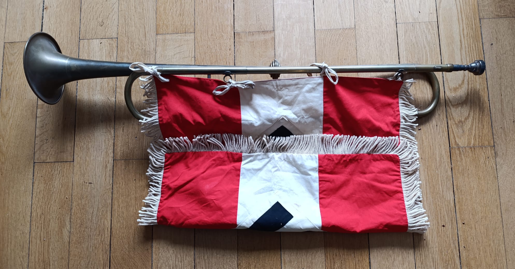 militaria : TROMPETTE HJ AVEC FANION ALSCE COLMAR