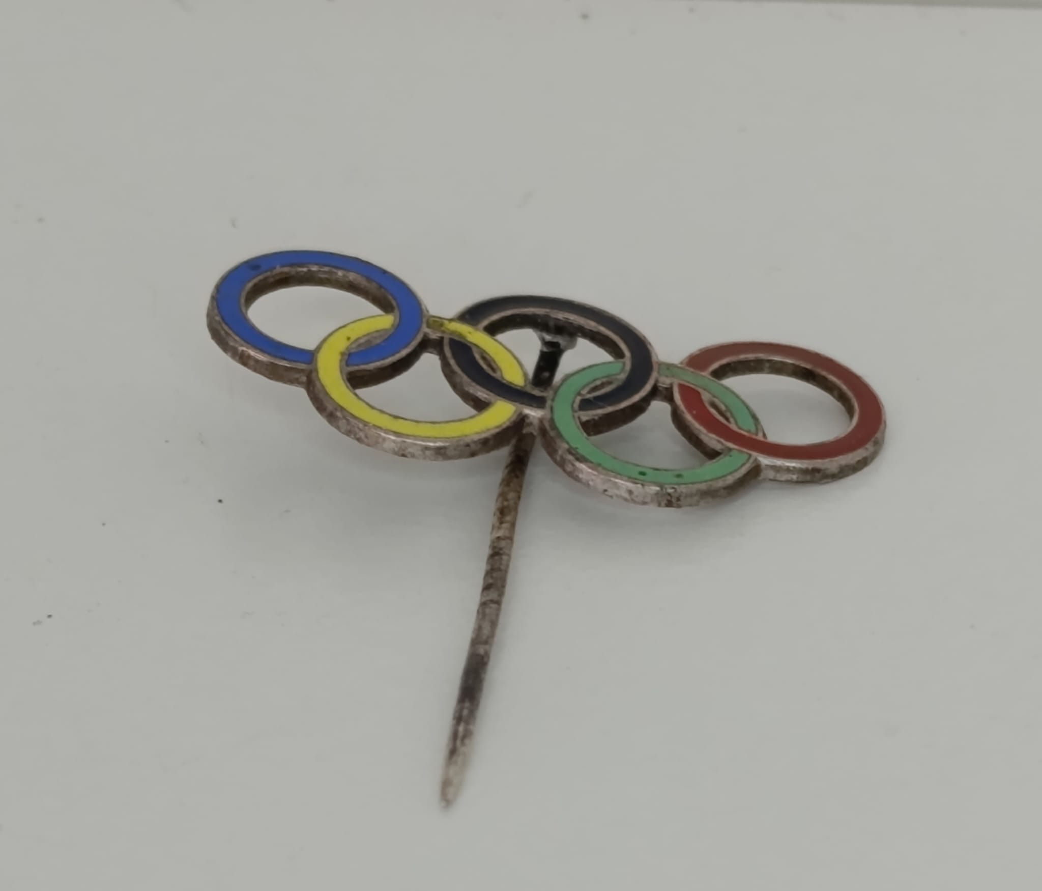 militaria : INSIGNE DE CRAVATTE DES JEUX OLYMPIQUES